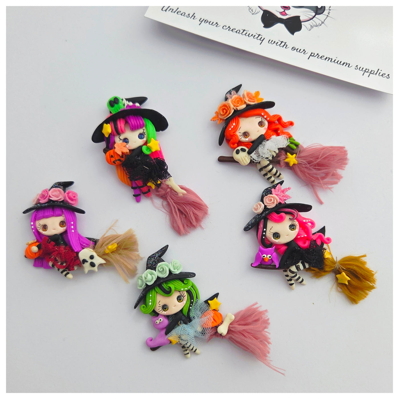 1 × Clay Figure - Witch (5 variants)