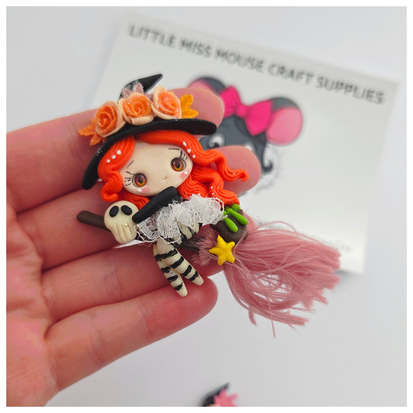1 × Clay Figure - Witch (5 variants)