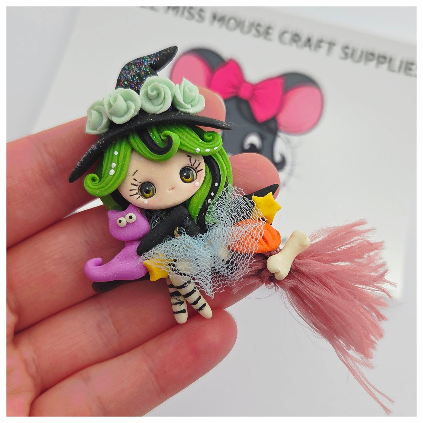 1 × Clay Figure - Witch (5 variants)