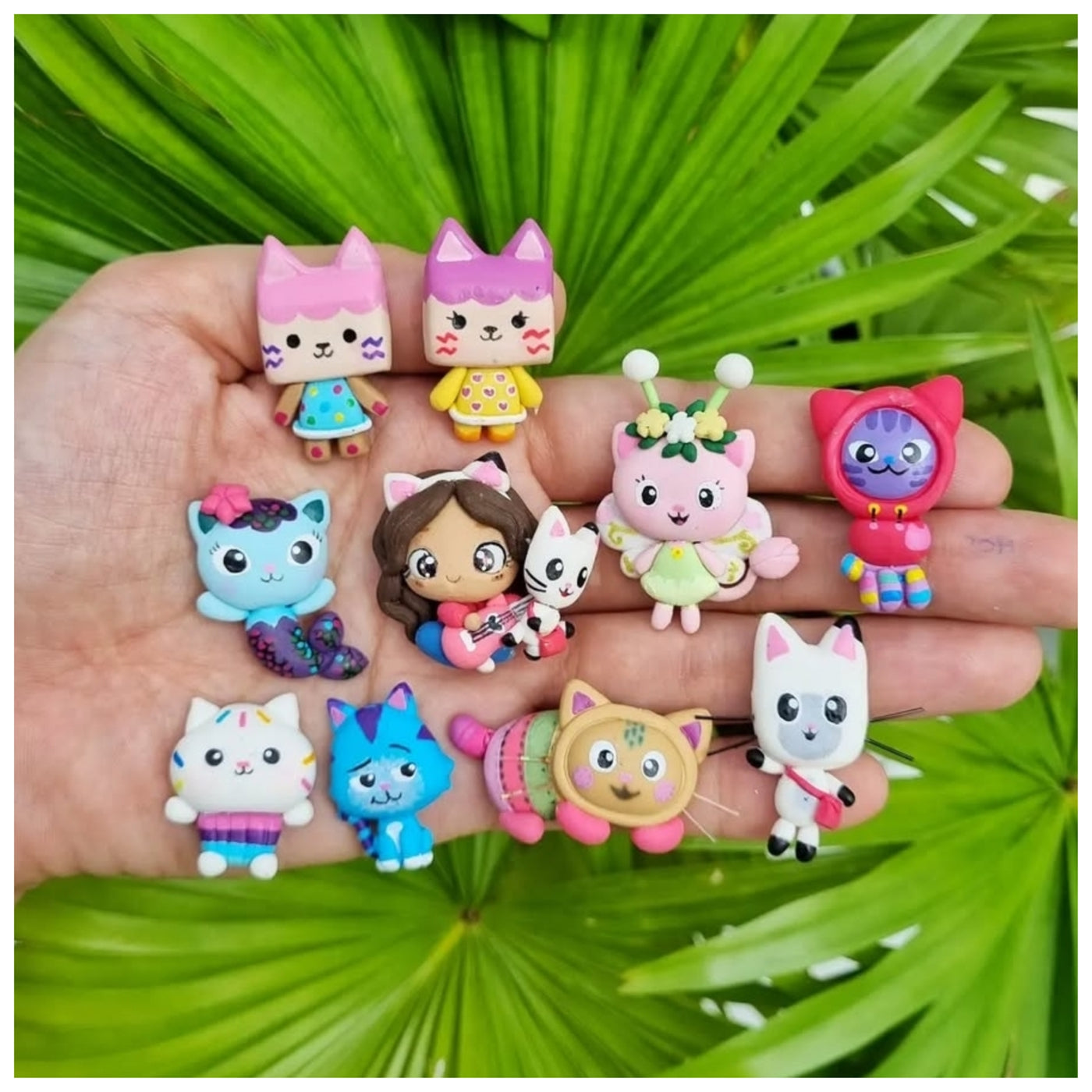 1 x Clay Figure - Kitty Girl Crew (10 variants)