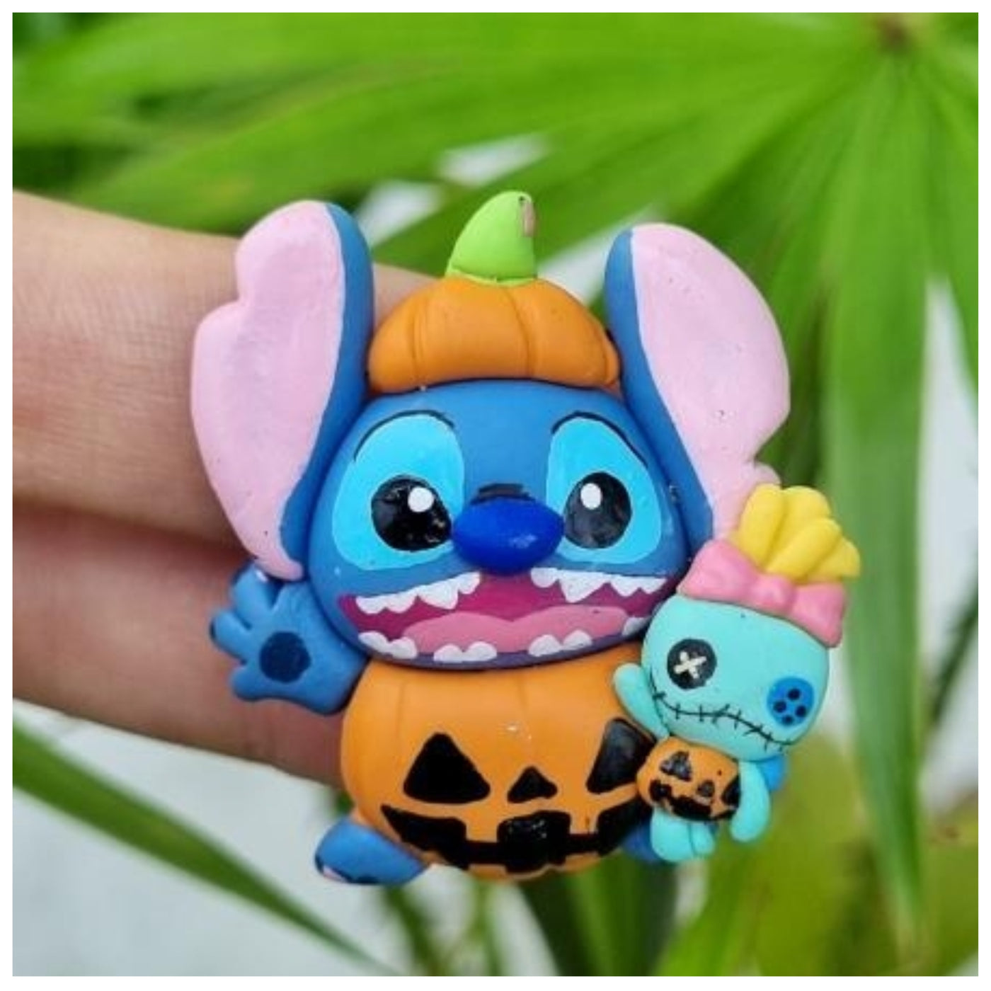 1 x Clay Figure - Blue Alien in Pumpkin Costume