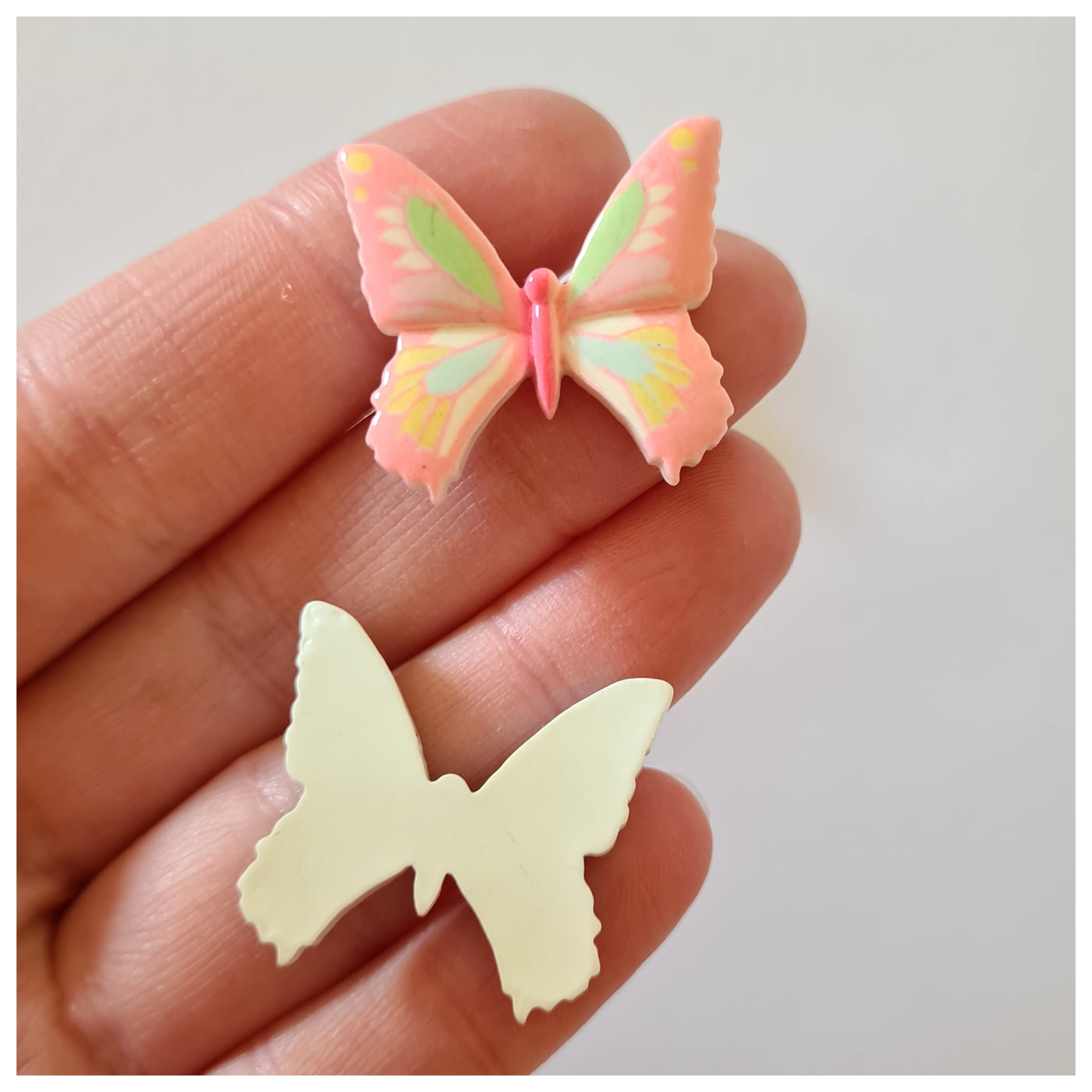 5 x Butterfly Embellishments (2 colour options)
