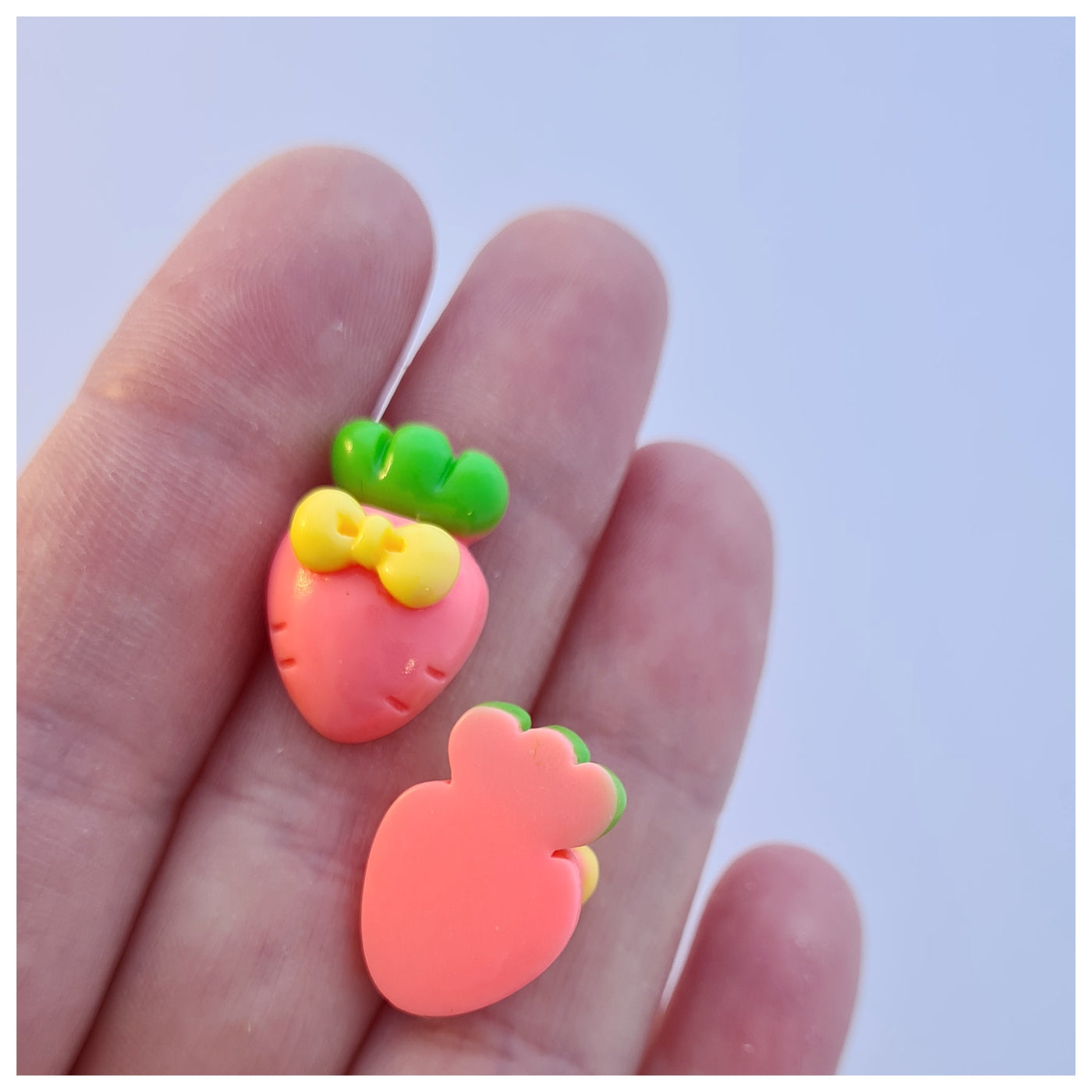 5 x Carrot Embellishments
