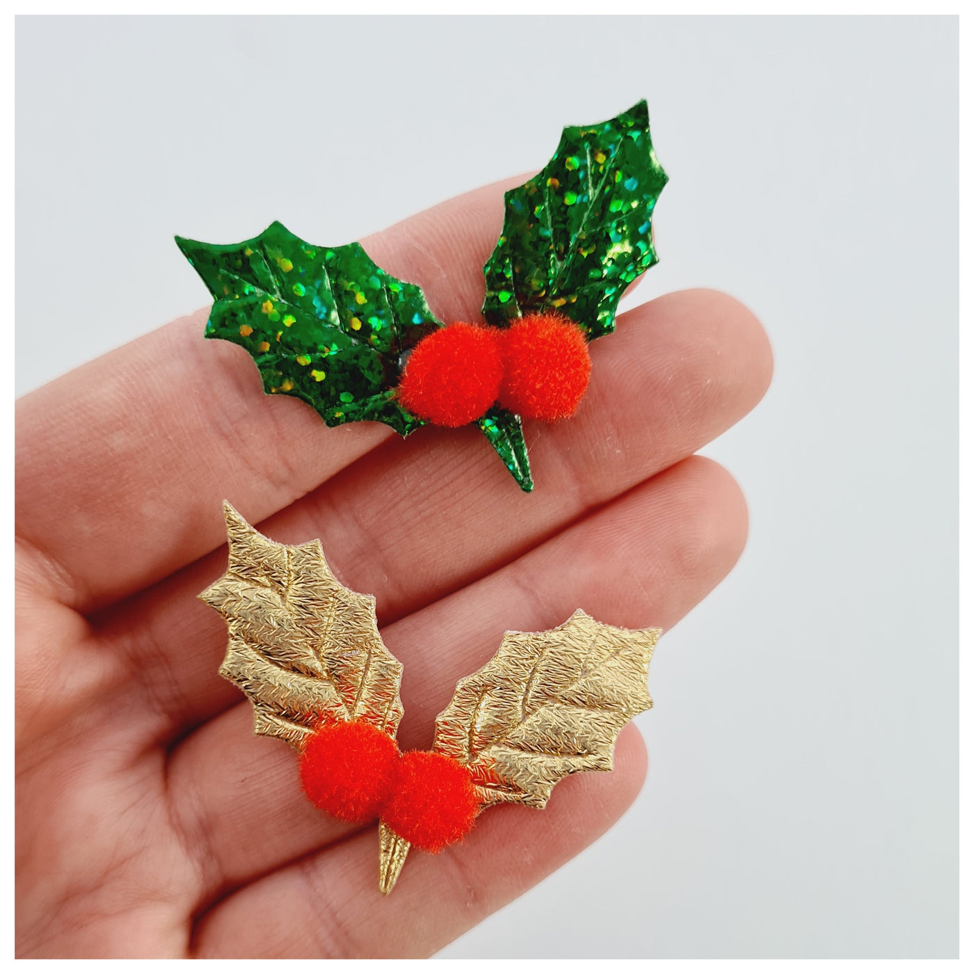 5 x Holly Leaf Embellishments (2 colour options)