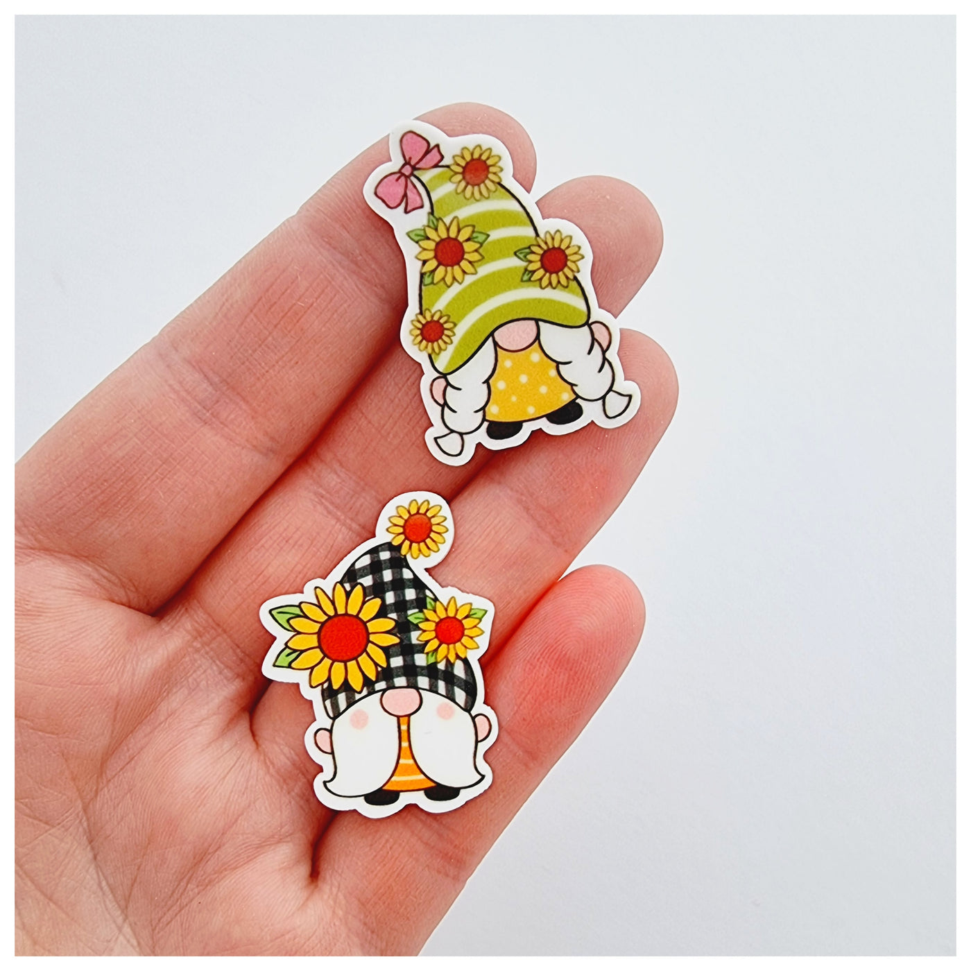 1 x Gnome Planar Resin Embellishments (2 options)