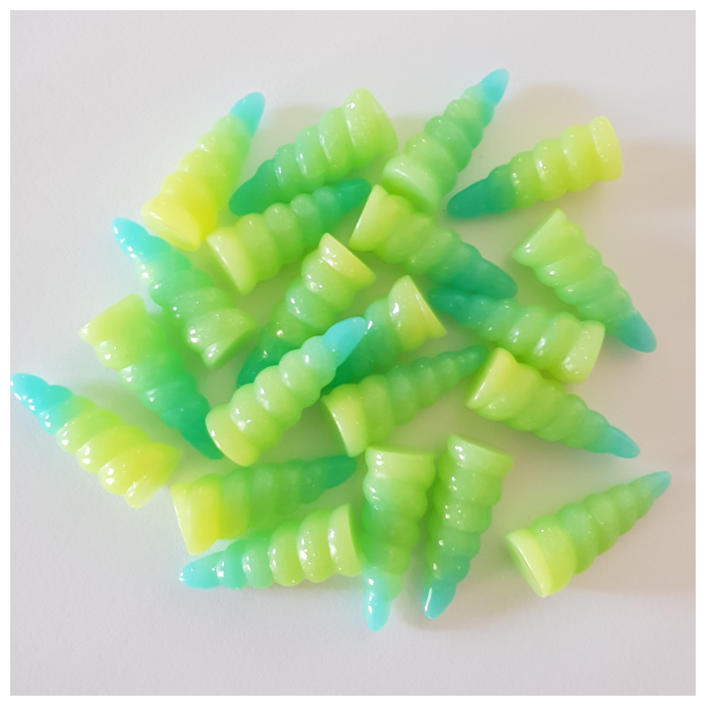 5 x Green Ombre Glitter Unicorn Horn Embellishments