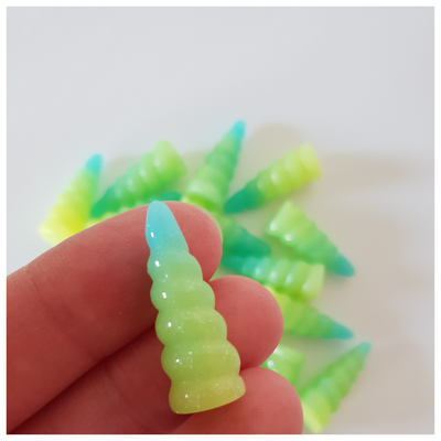 5 x Green Ombre Glitter Unicorn Horn Embellishments
